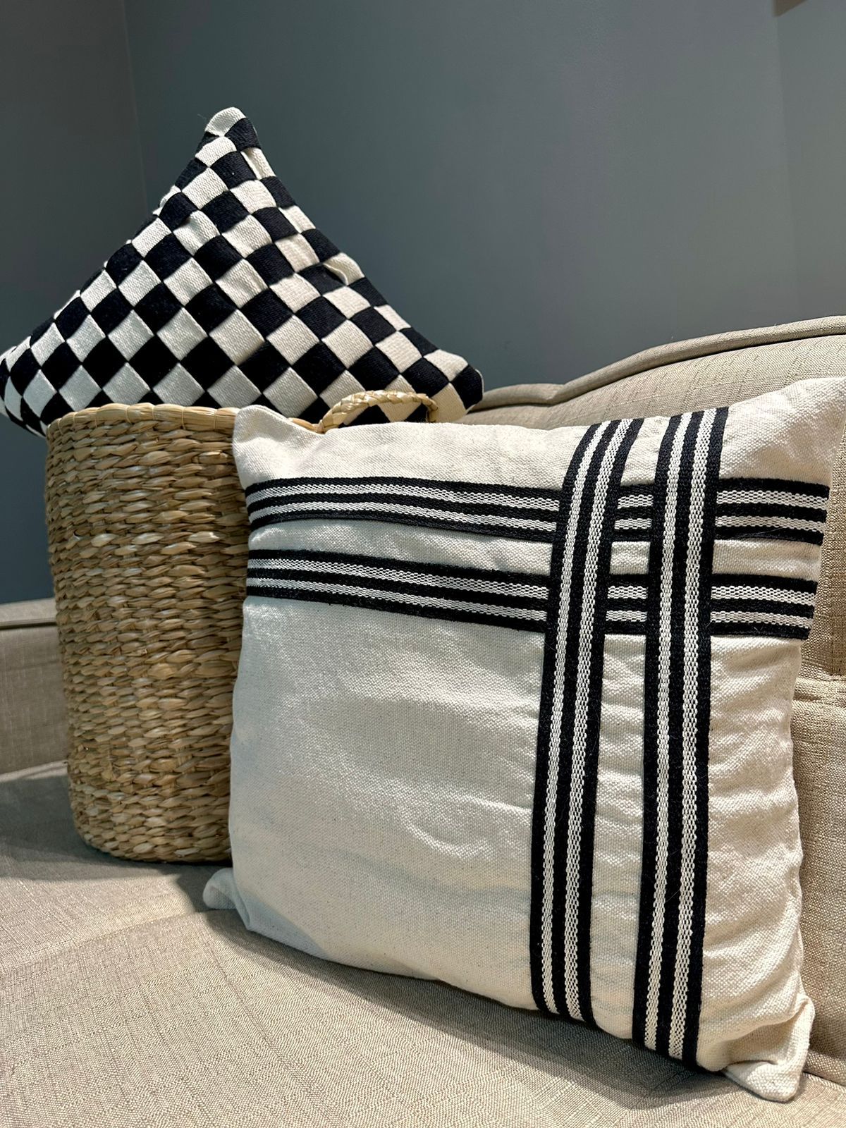 Classic White and Black Weave Cushion 40x40