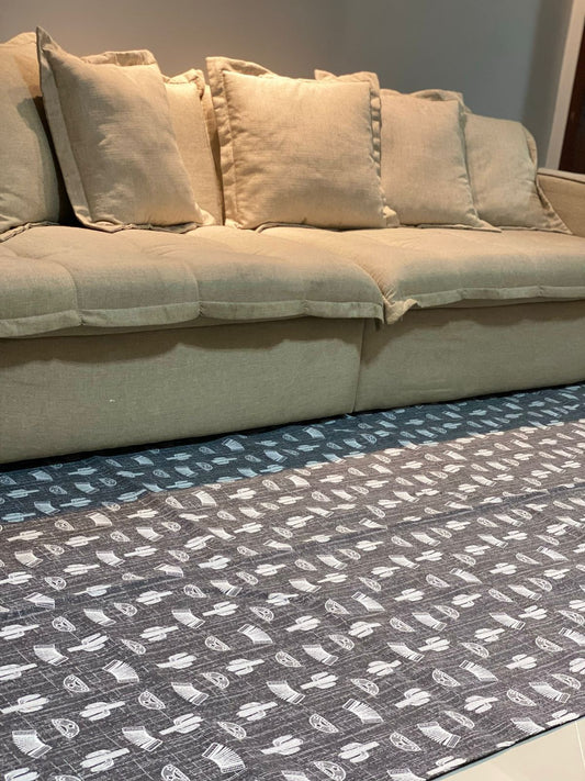 Gray Rug with White Prints 1.50 x 2.00 meters