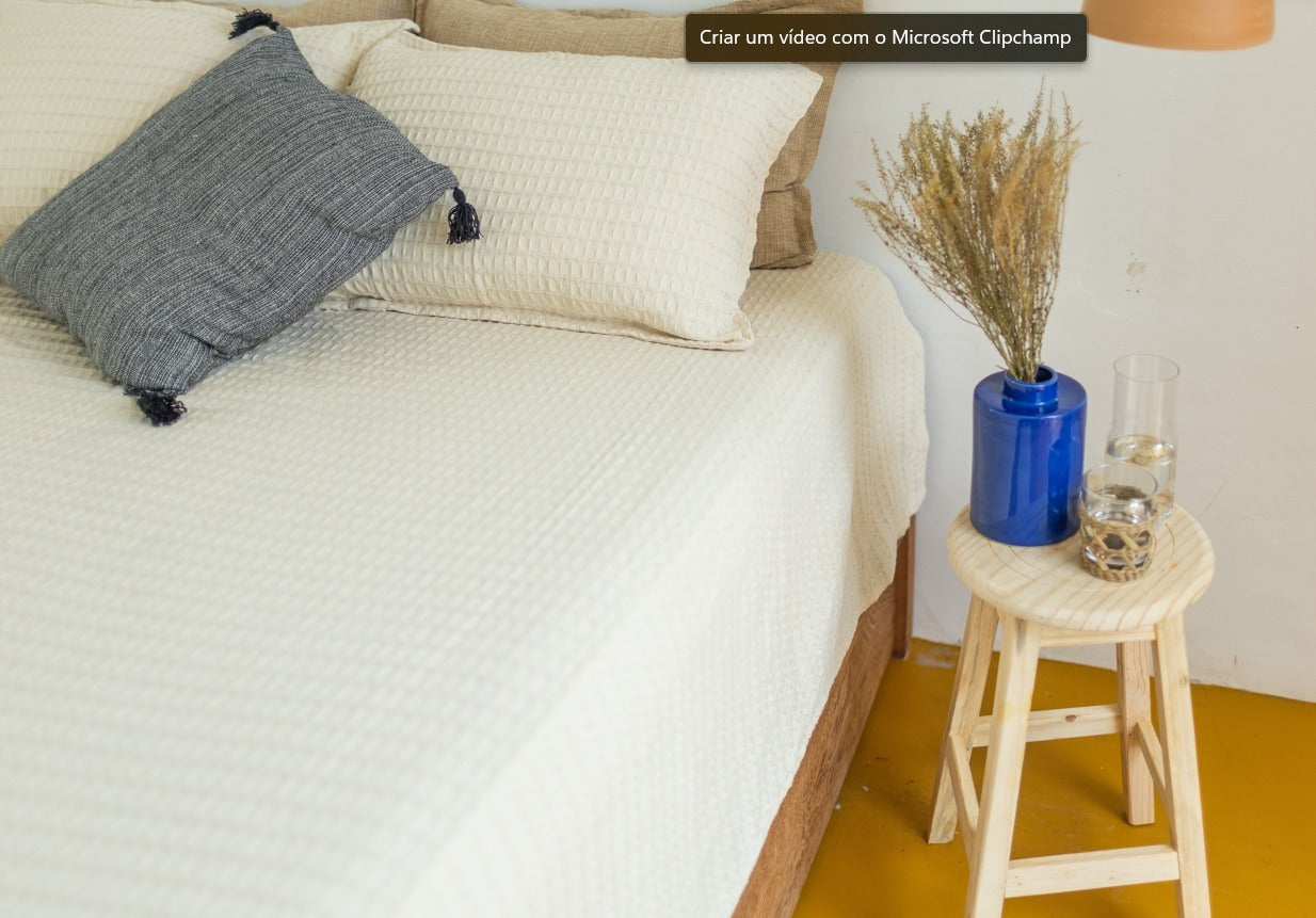 Queen Bedspread - Textured White 2.20 x 2.50m