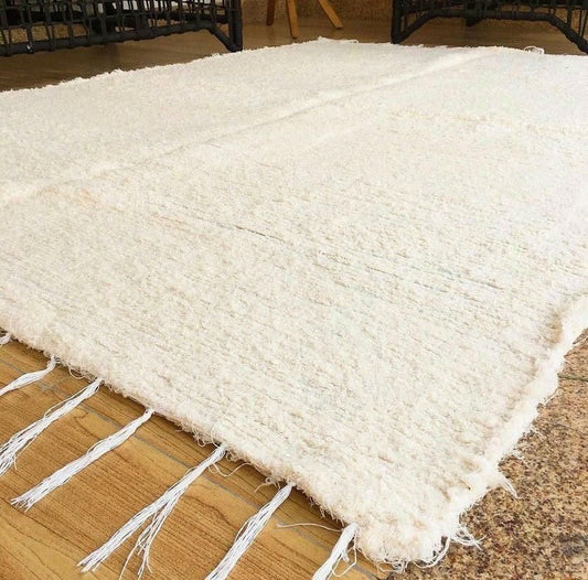 White Rug with Fringes 1.50 x 2.00 meters