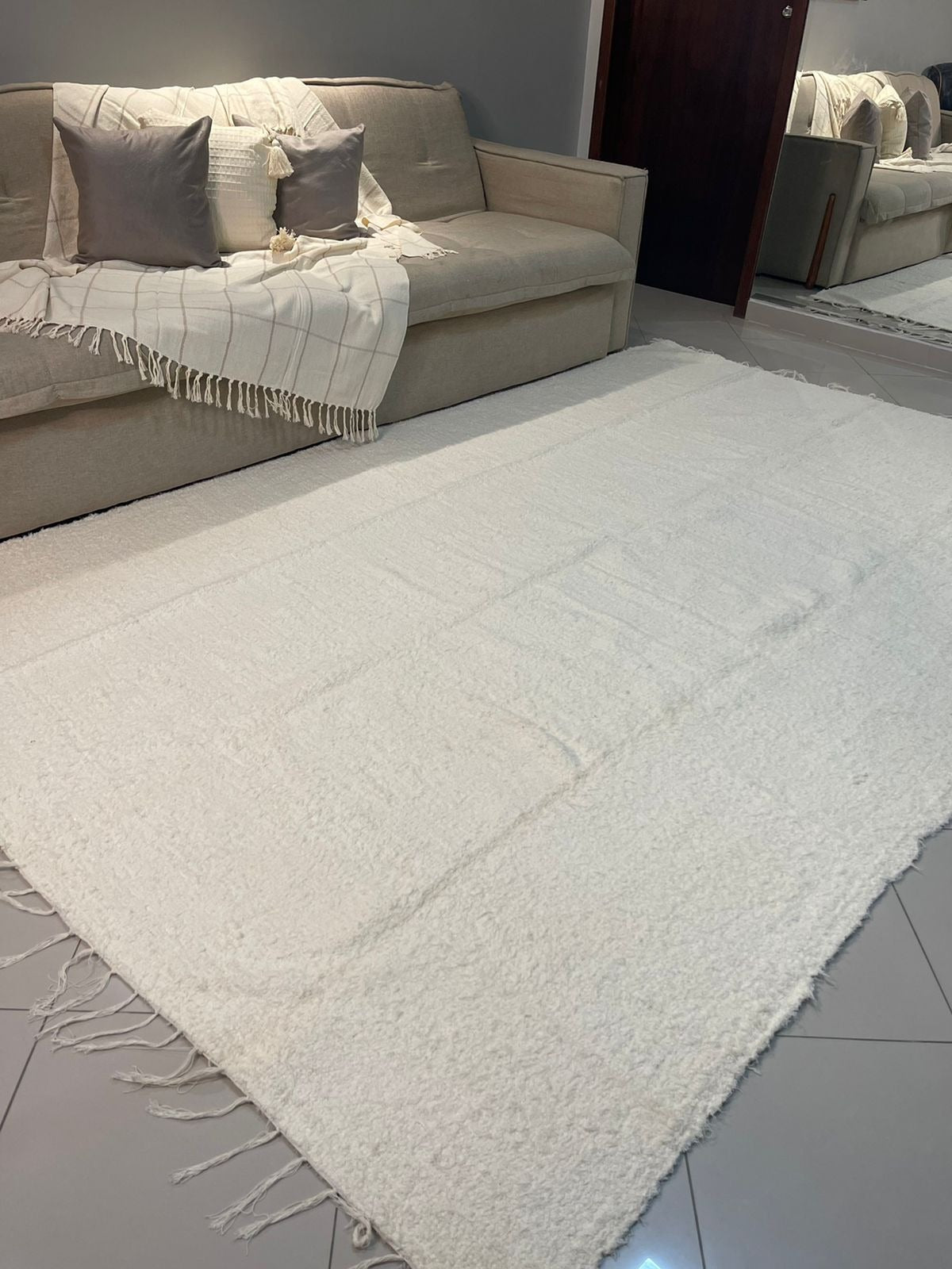 White Rug with Fringes 1.50 x 2.00 meters