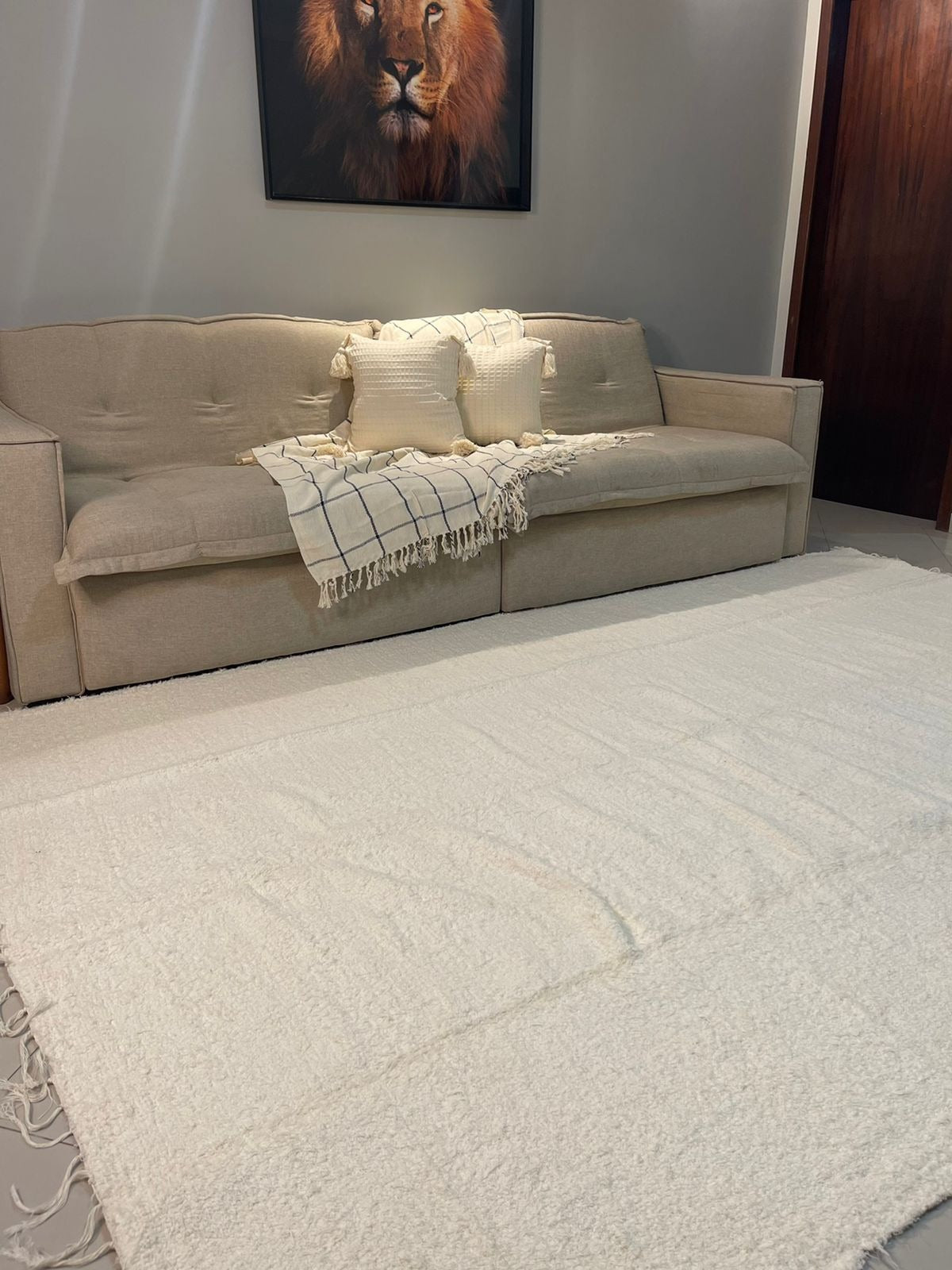 White Rug with Fringes 1.50 x 2.00 meters
