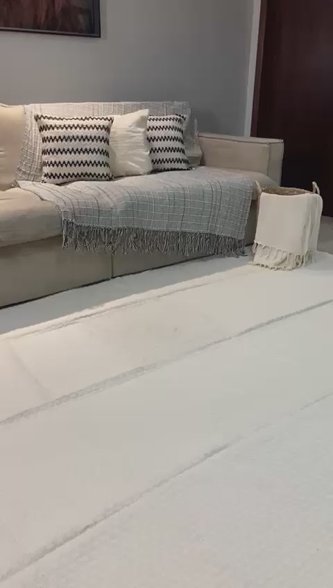 White Patterned Rug 1.50 x 2.00 meters